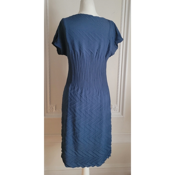 Babette SF Chic Navy Midi Dress Like New - Picture 2 of 3